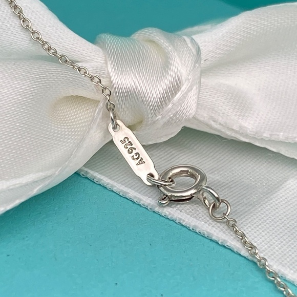 Tiffany & Co double heart blue enamel necklace 18” box authenticated - Picture 4 of 6